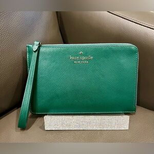 Kate Spade Large Emerald Green Wristlet NWT